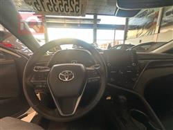 تۆیۆتا کامری